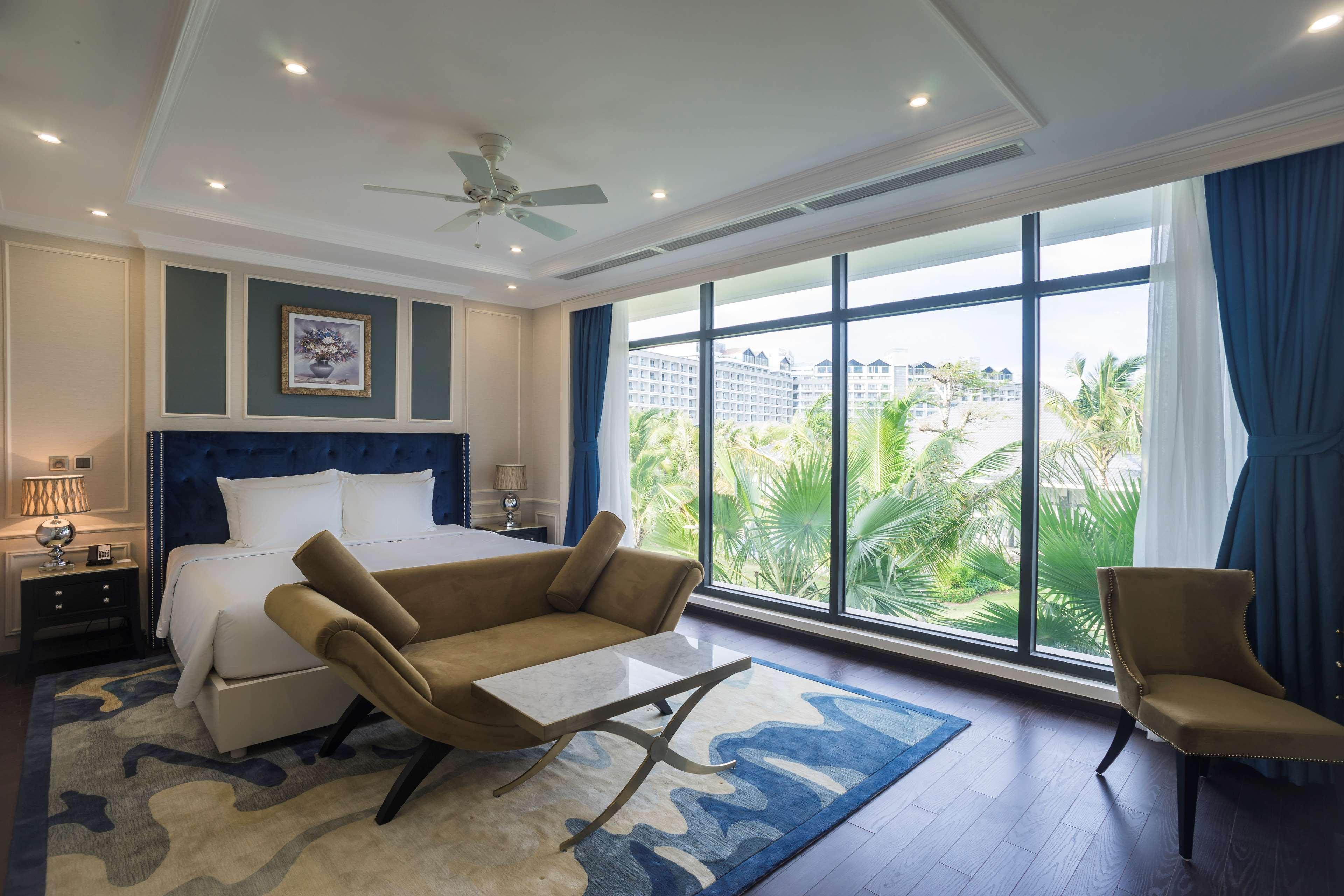 Radisson Blu Resort دونغ دونغ المظهر الخارجي الصورة A bedroom at the hotel