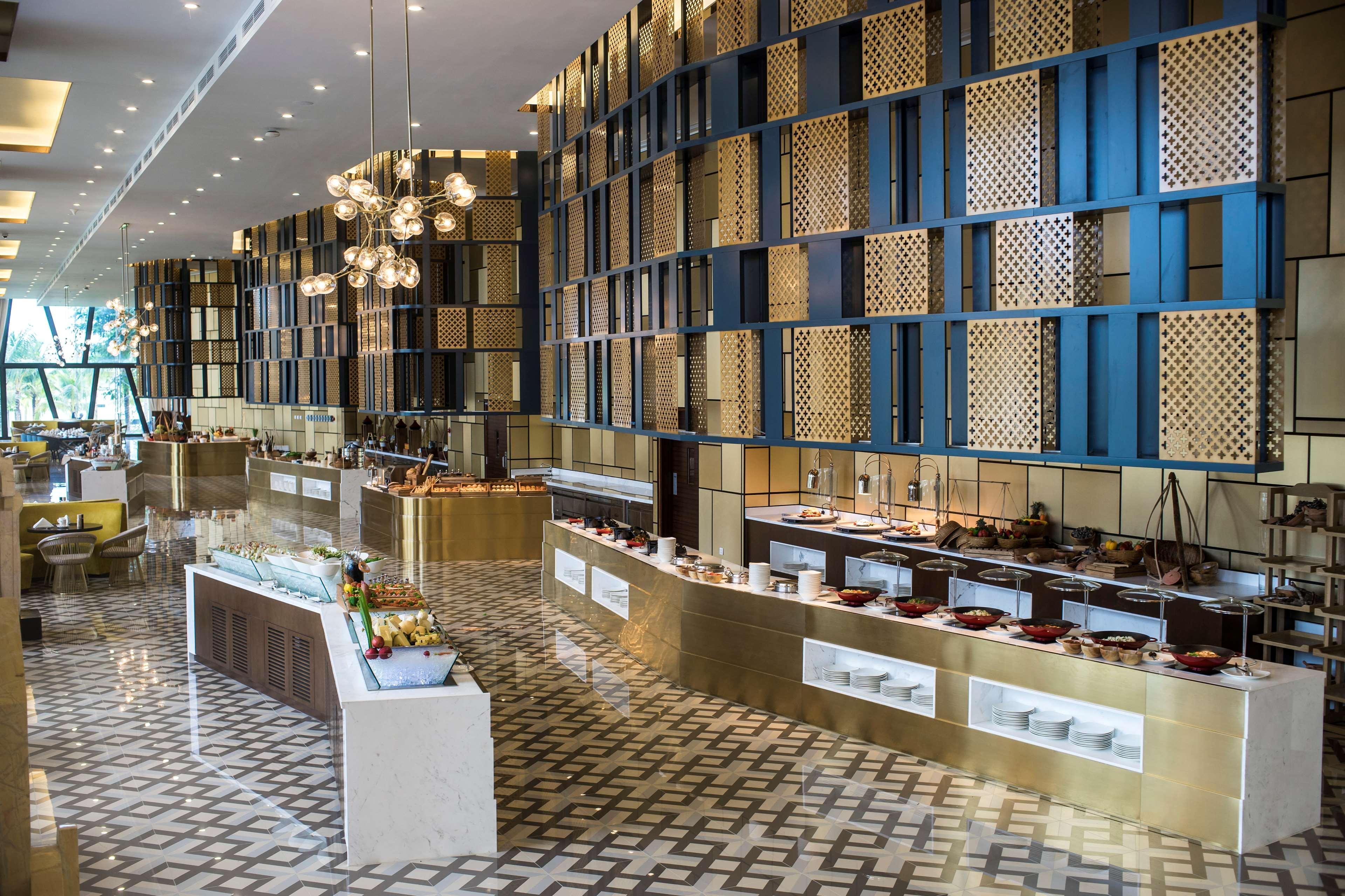 Radisson Blu Resort دونغ دونغ المظهر الخارجي الصورة The buffet at the hotel