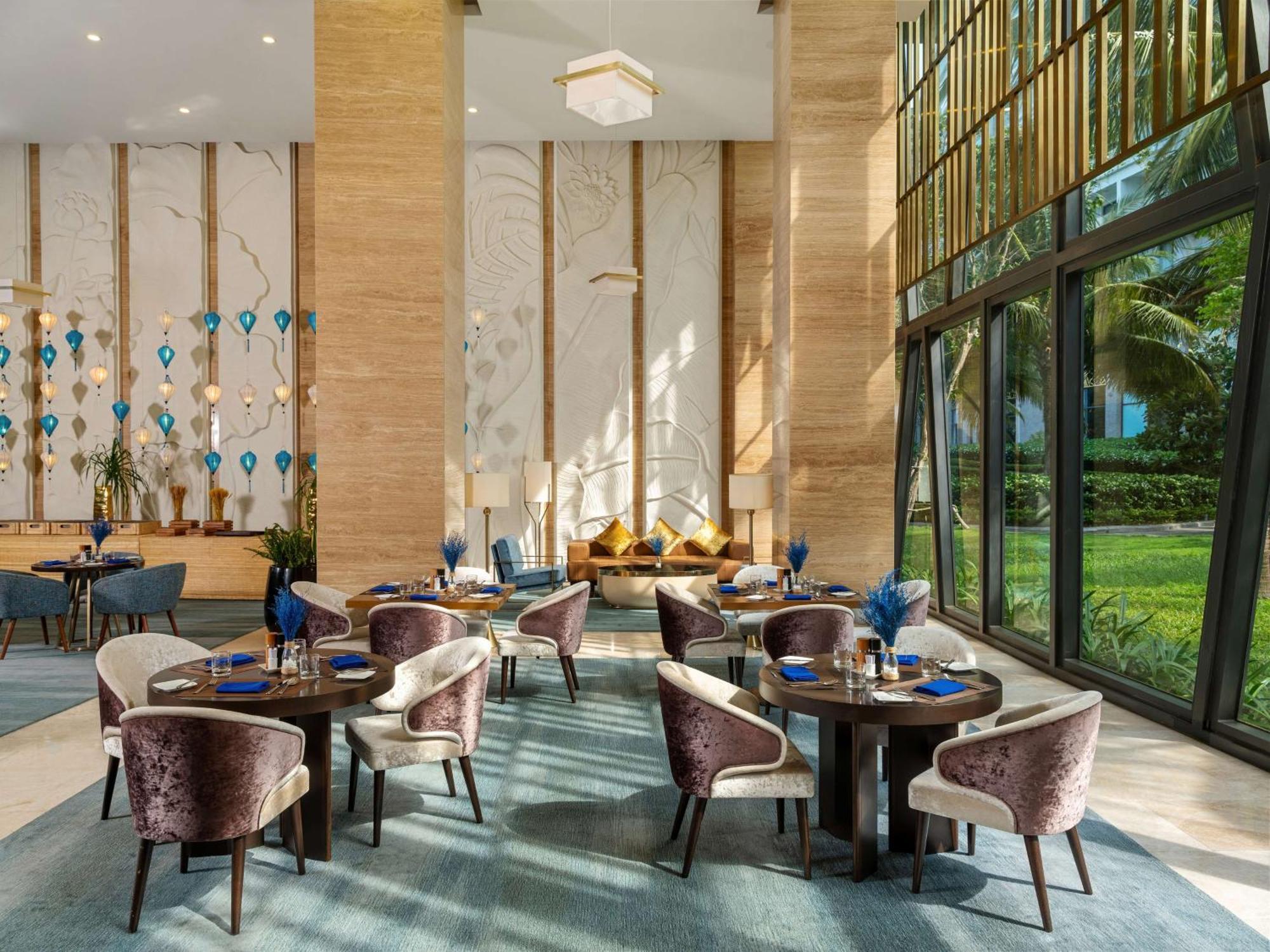 Radisson Blu Resort دونغ دونغ المظهر الخارجي الصورة The Lounge at the Westin
